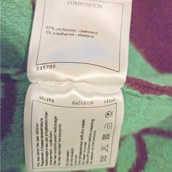 Authentic Chanel Sweater Rare - Picture 6 of 15